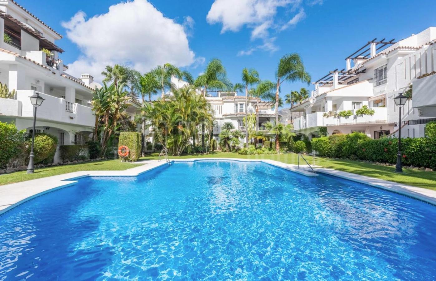 4 Bed House With Pool Walk To Puerto Banus Fast Internet Villa Marbella Exterior foto
